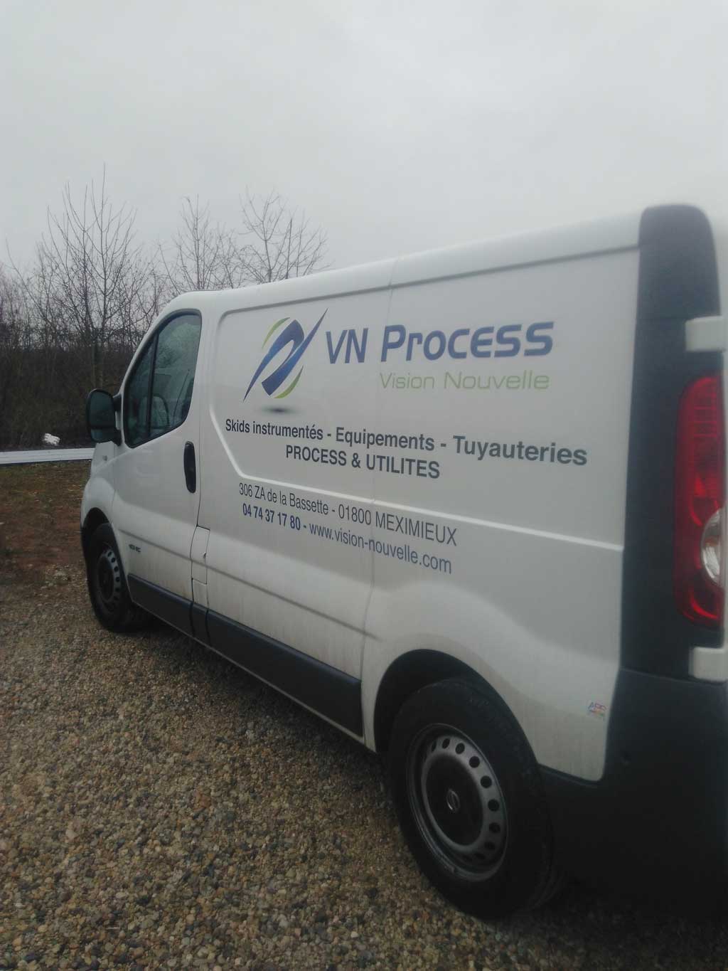 Camionnette de livraison et d'intervention VN Process